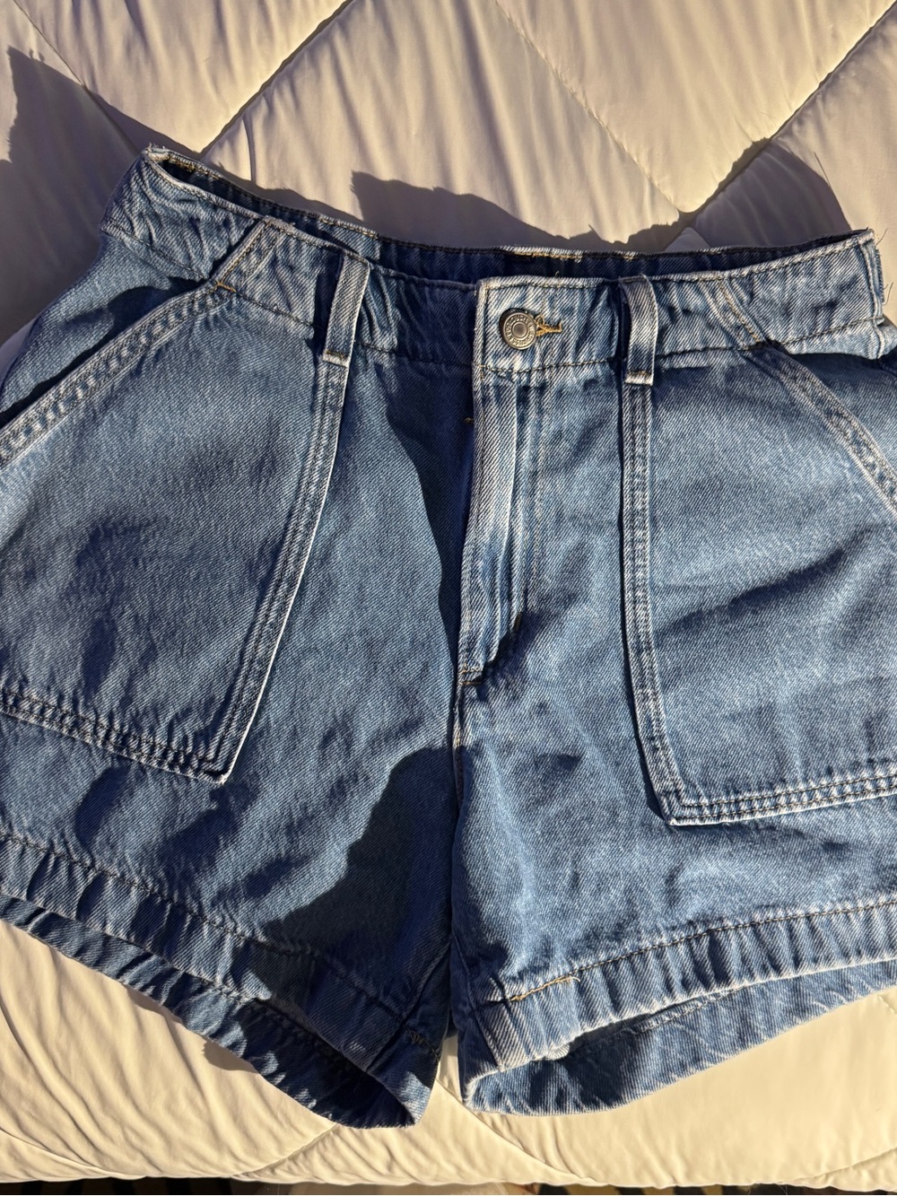 Levi's Medium Blue High-Rise Cinch Denim Shorts with Front Patch Pockets
